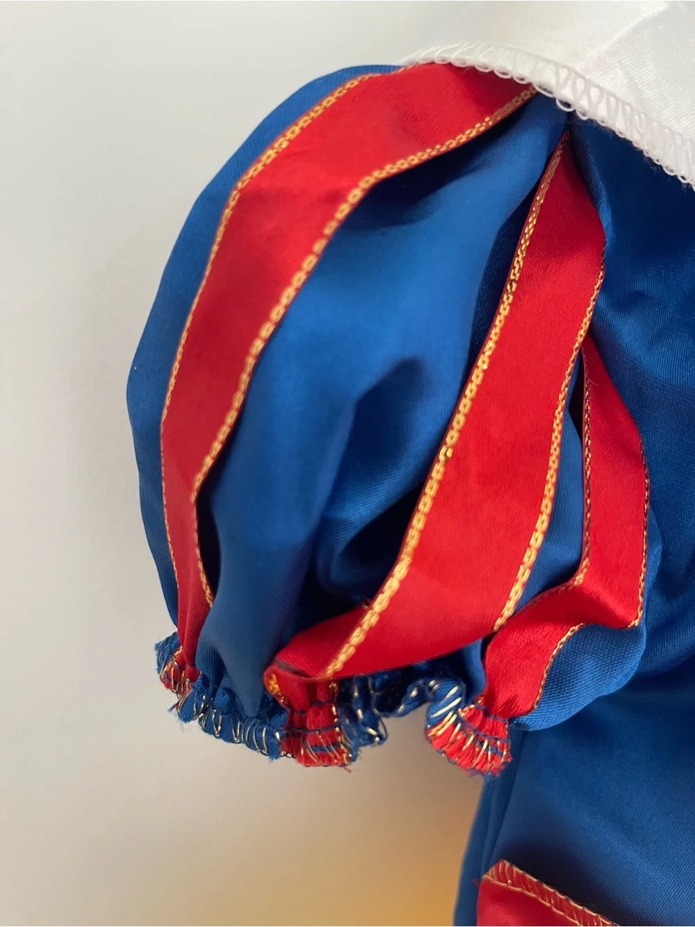 NEW! Official Disney Princess Snow White costume